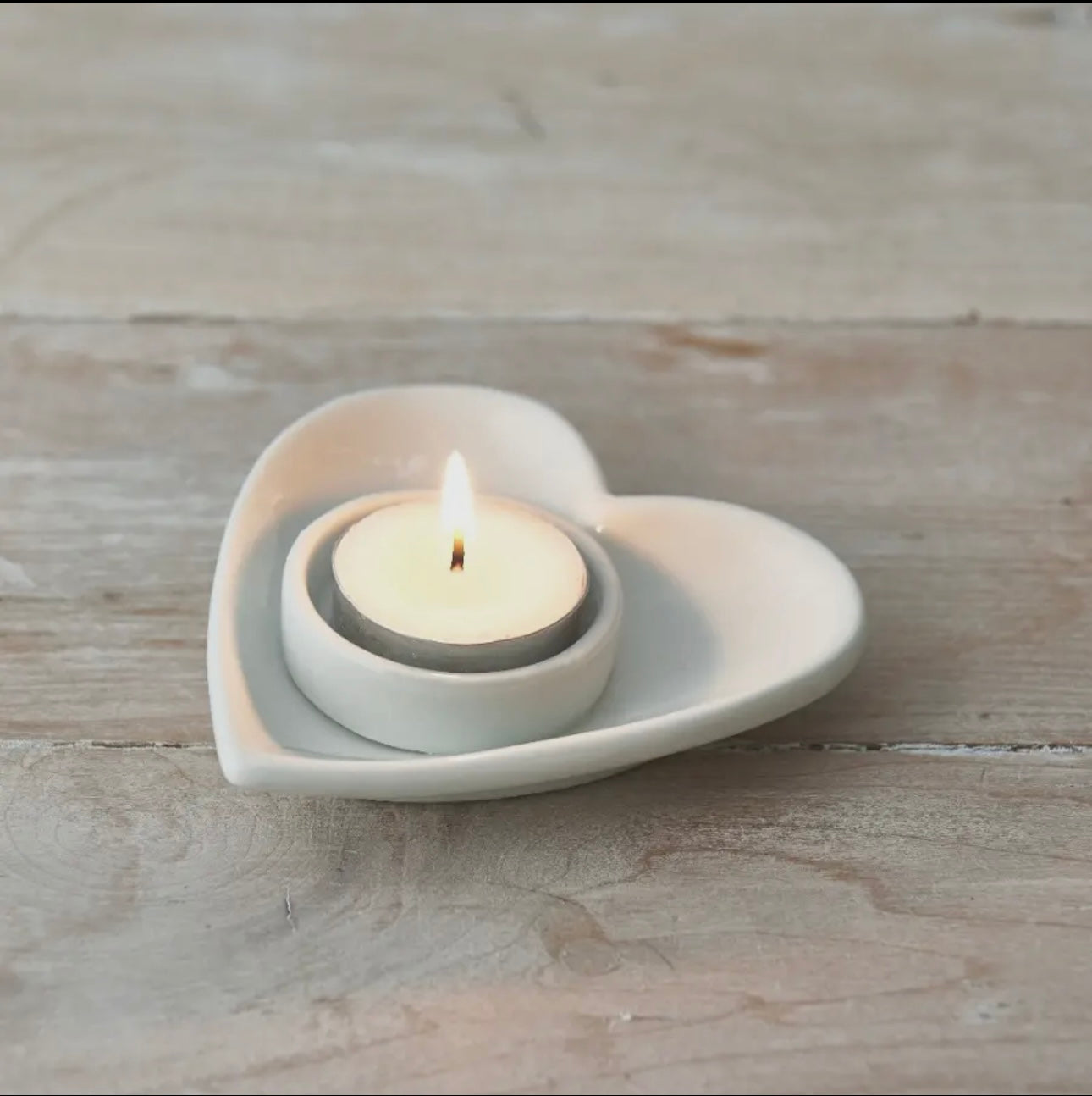 White heart T-Light Holder